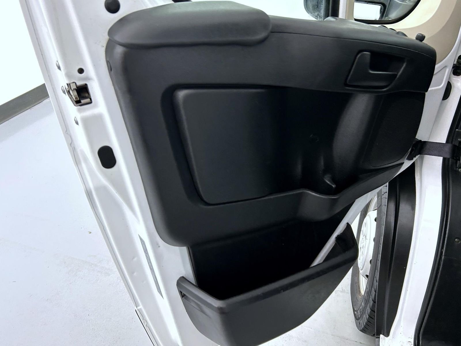 Used 2021 White Ram Low Roof image 9