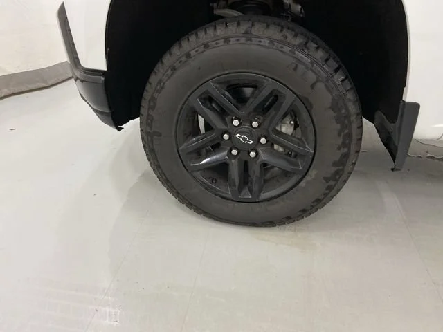 Used 2021 White Chevrolet LT Trail Boss image 5