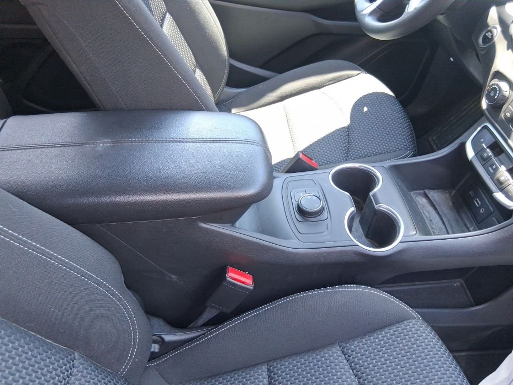 Used 2022 Silver GMC SLE image 8