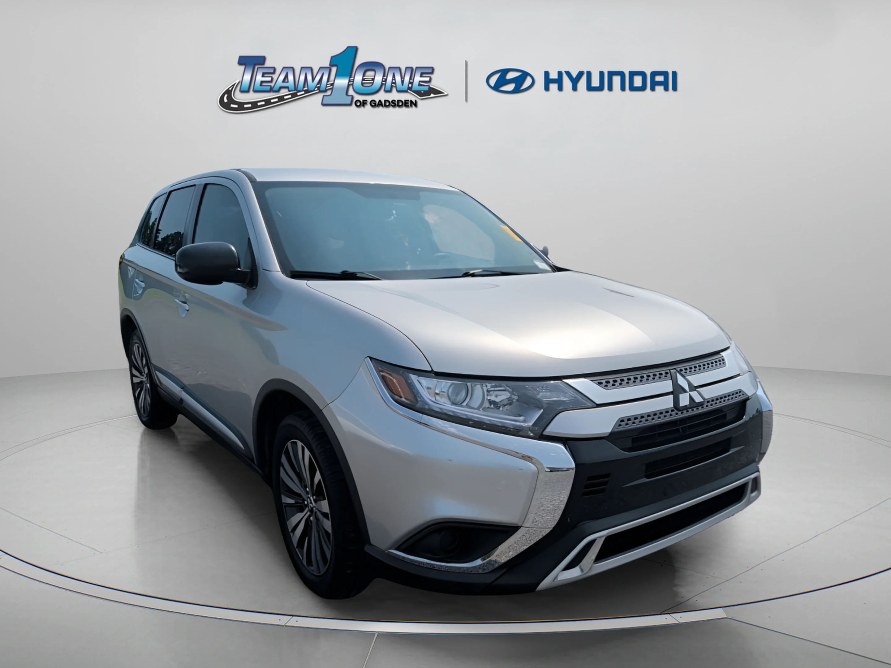 Used 2019 Silver Mitsubishi ES image 1