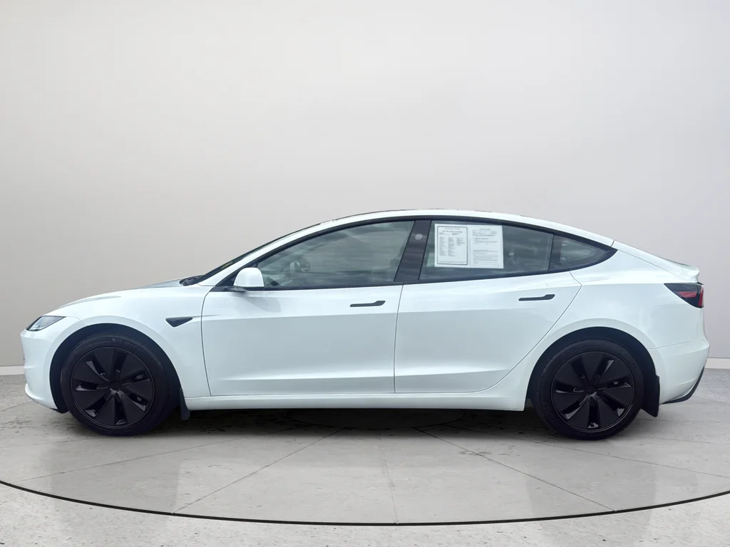 2025 Tesla Model 3 Long Range - Photo 9