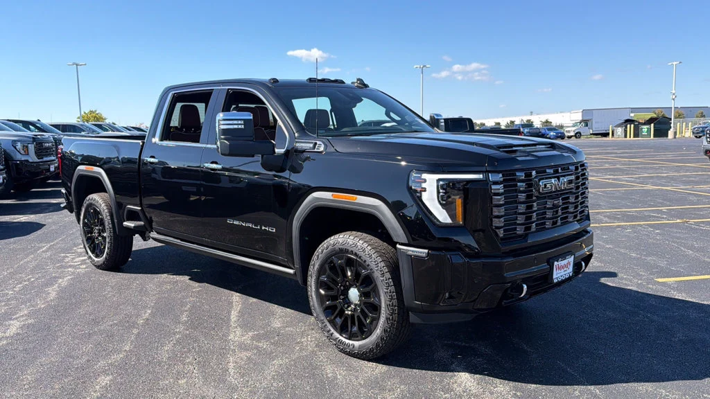 2026 GMC Sierra 2500HD Denali Ultimate - Photo 2
