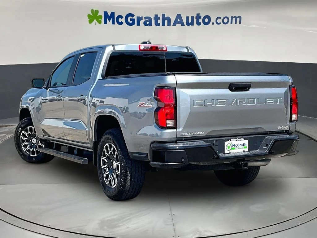 Used 2024 Gray Chevrolet Z71 image 5