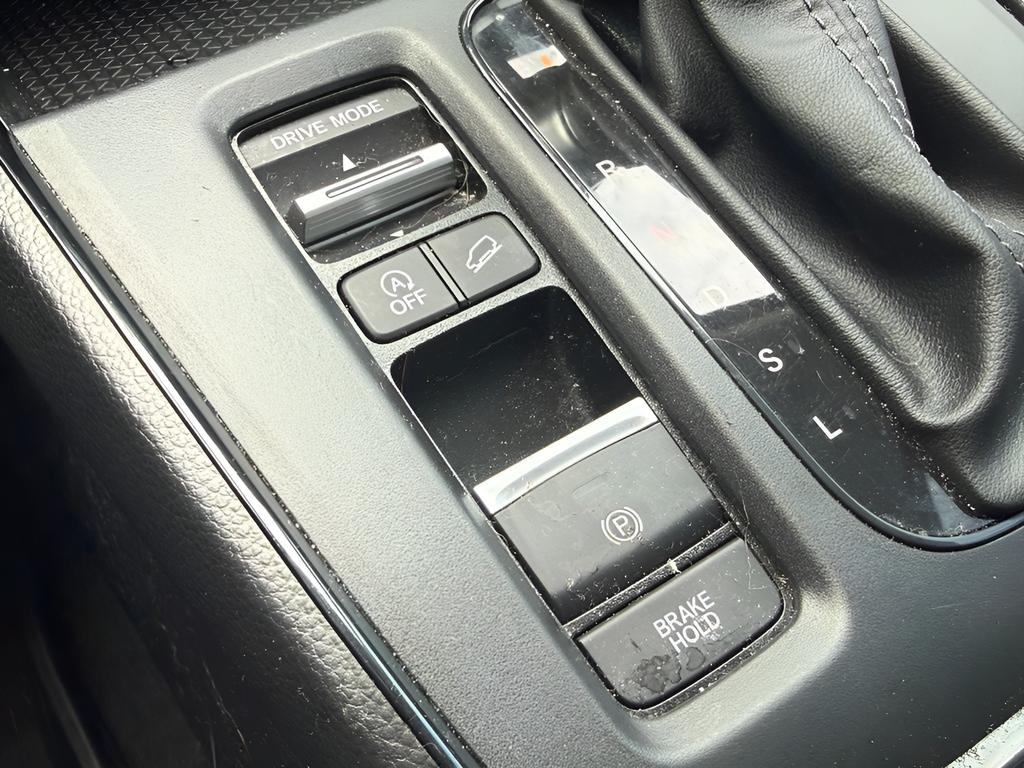 Used 2024 Gray Honda LX image 31