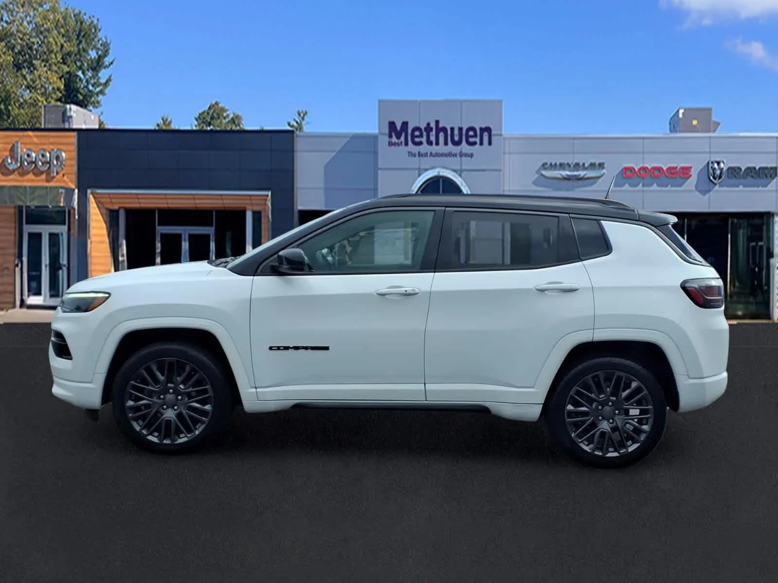Used 2022 Bright White Clearcoat Jeep High Altitude image 8