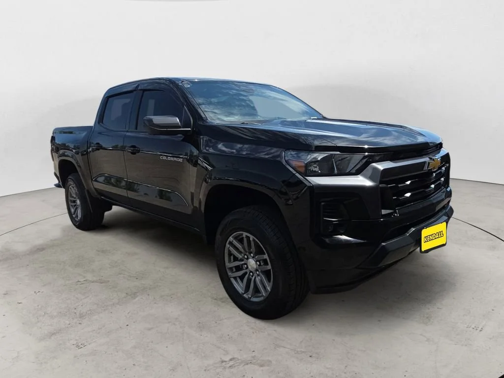Used 2023 Black Chevrolet LT image 7