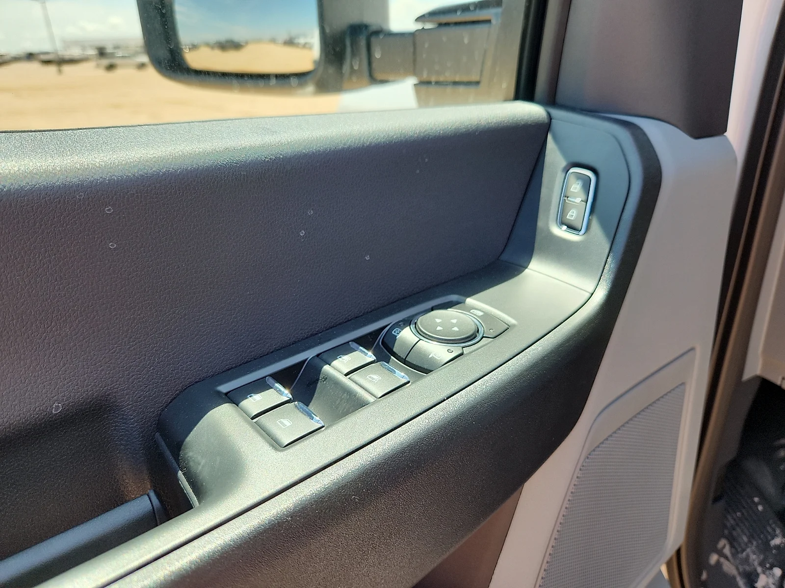 New 2026 Oxford White Ford F-450® XL image 15