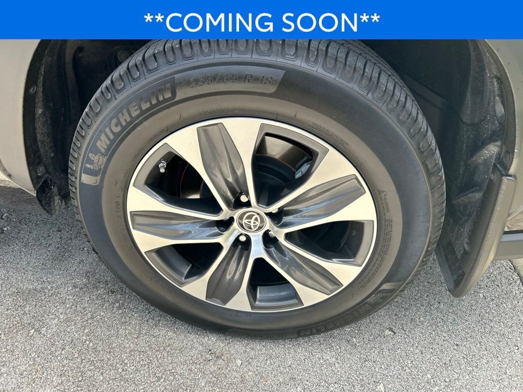 Used 2024 Black Toyota XLE image 5