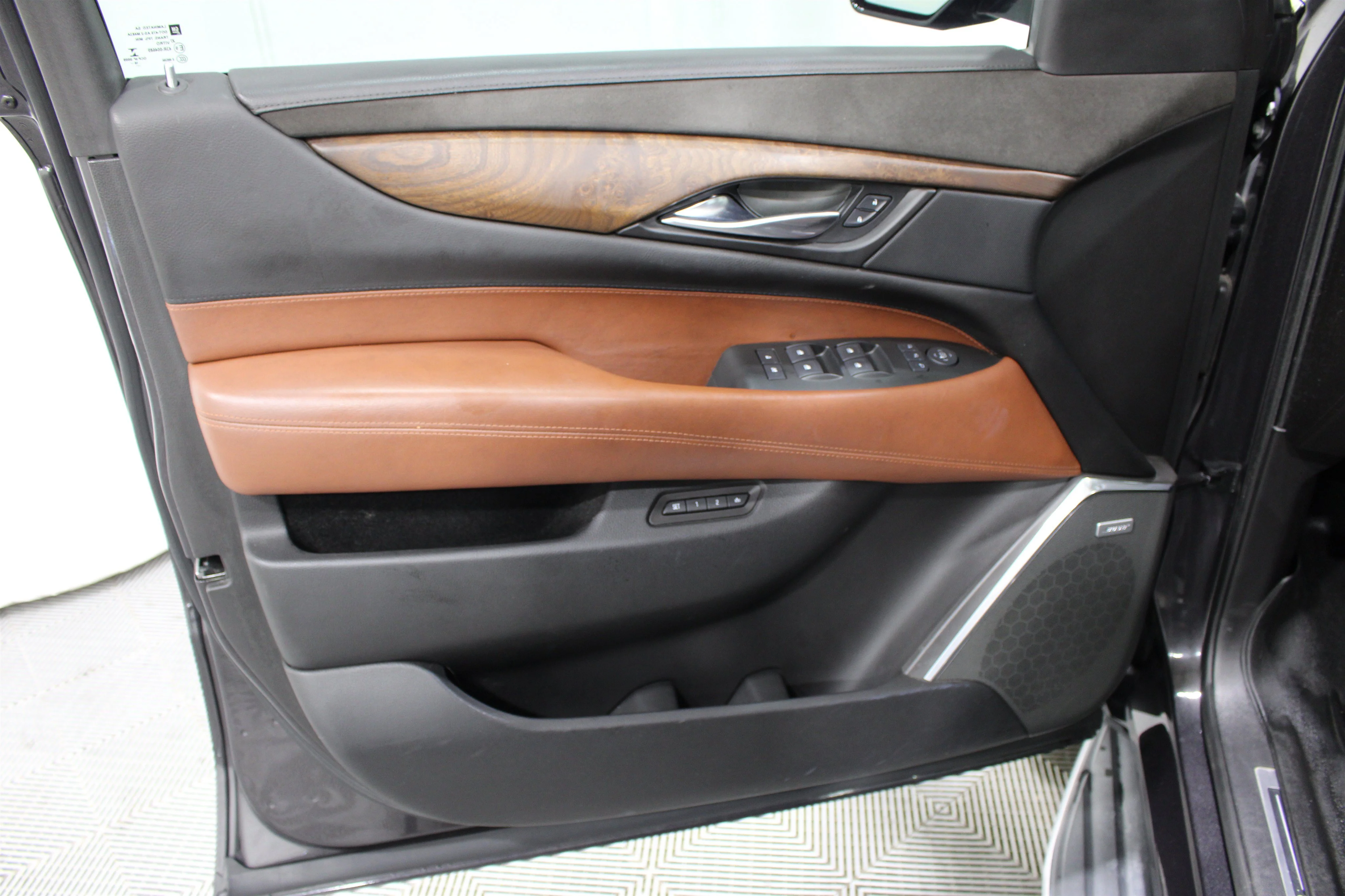 Used 2017 Dark Granite Metallic Cadillac Luxury image 6
