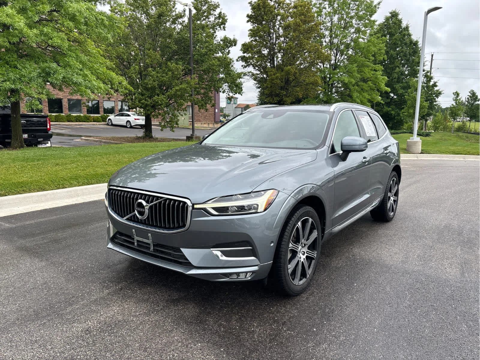 Used 2019 Volvo XC60 Inscription with VIN LYVA22RL1KB247055 for sale in Kansas City