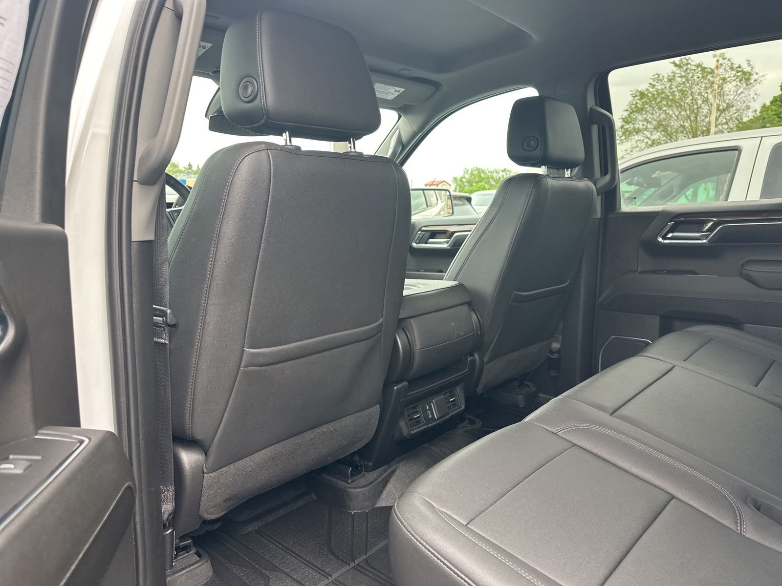 Used 2023 White Chevrolet LT image 19
