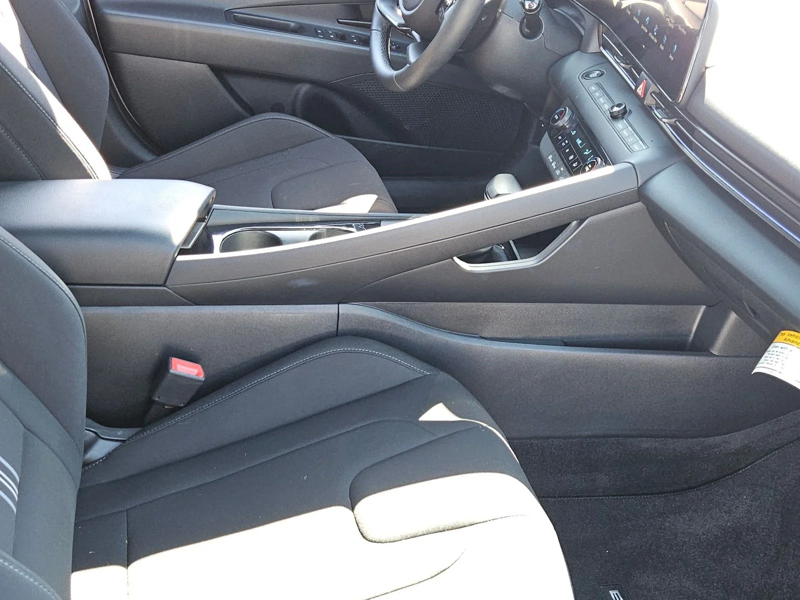 2025 Hyundai Elantra Blue - Photo 19