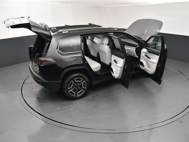 New 2026 Diamond Black Crystal Pearl-Coat Exterior Paint Jeep Limited image 30