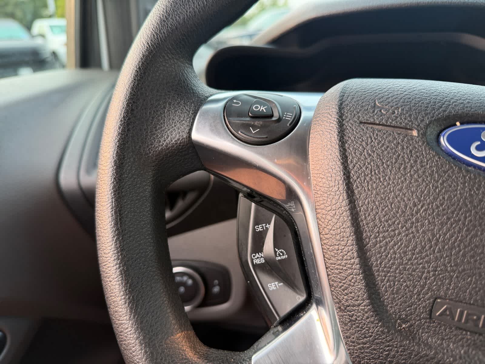 Used 2022 Frozen White Ford XL image 33