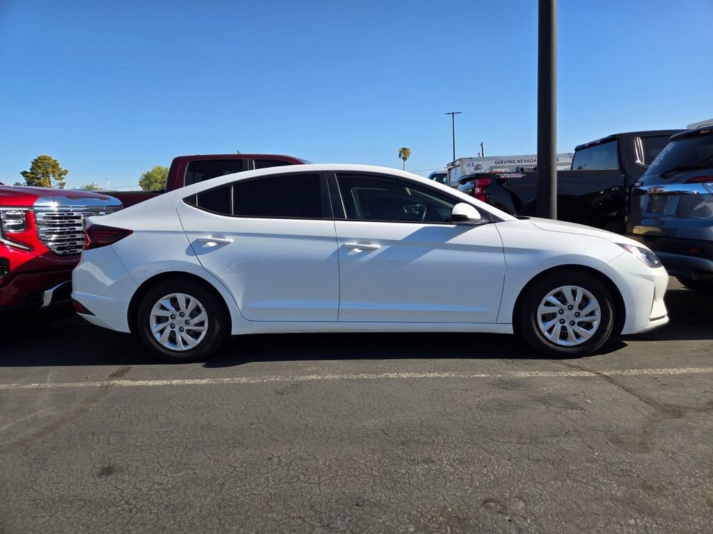Used 2020 Quartz White Pear Hyundai SE image 4