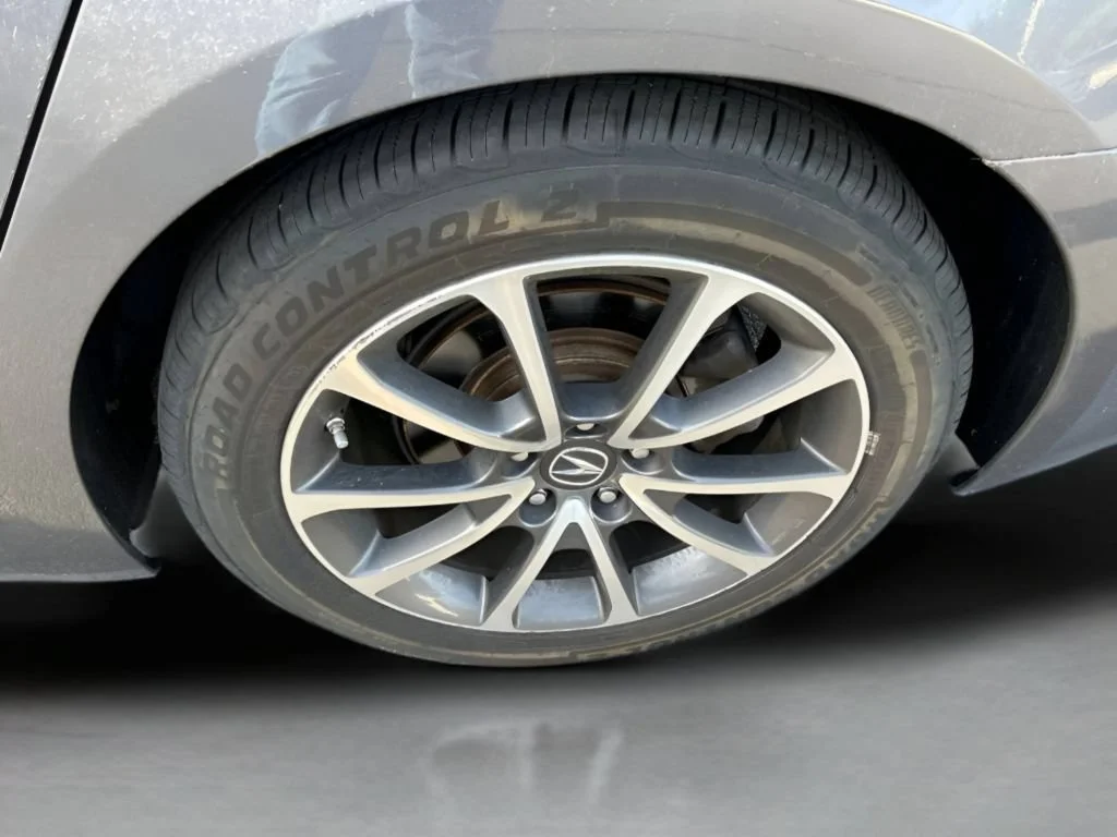 Used 2017 Modern Steel Metallic Acura 3.5L V6 image 13