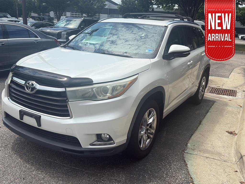Used 2014 WHITE TOYOTA  image 1