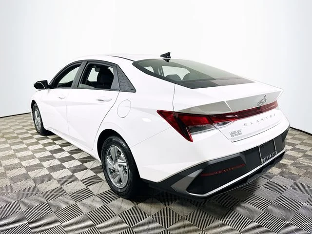 New 2026 White Hyundai SE image 5