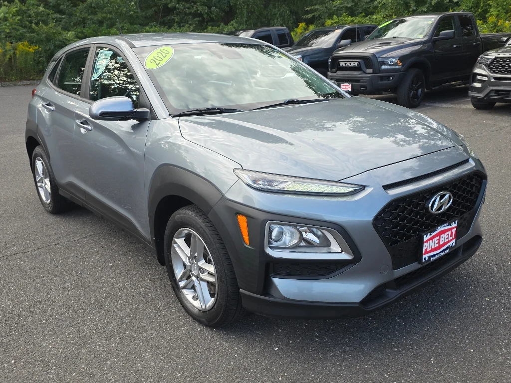 Used 2020 Sonic Silver Hyundai SE image 9