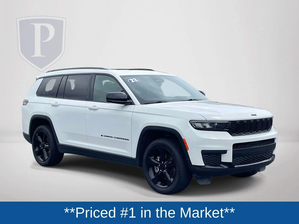 Used 2023 White Jeep Altitude image 2