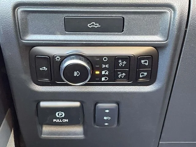 New 2026 Iconic Silver Metallic Ford Lariat® image 18
