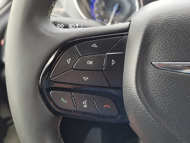 Used 2025 Gray Chrysler Limited image 20