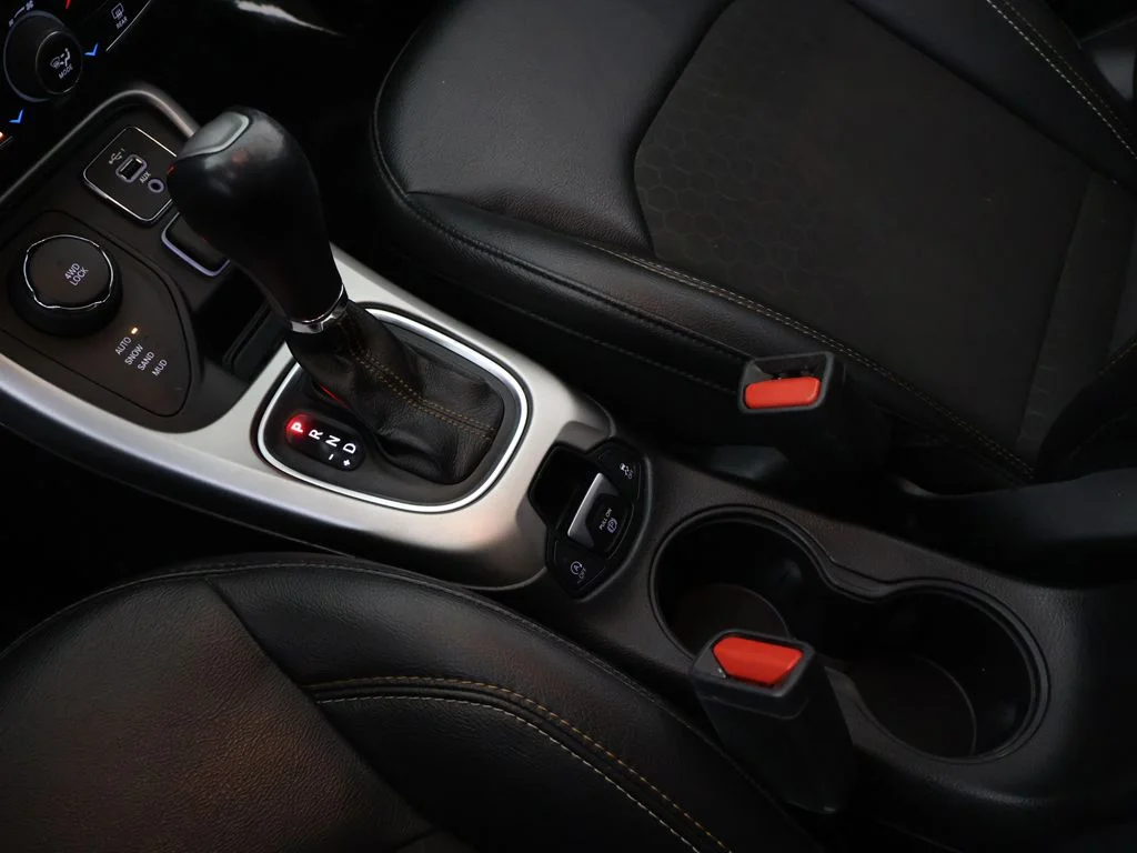 Used 2019 Laser Blue Pearlcoat Jeep Latitude image 45
