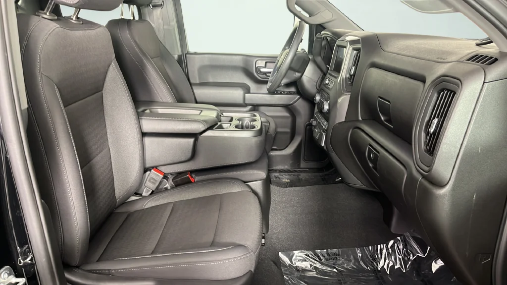 Used 2025 Black Chevrolet Custom image 17