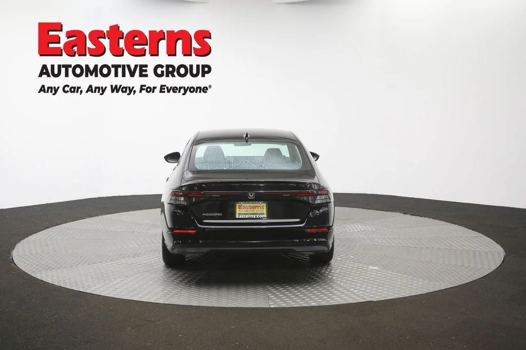 Used 2025 Black Honda SE image 30