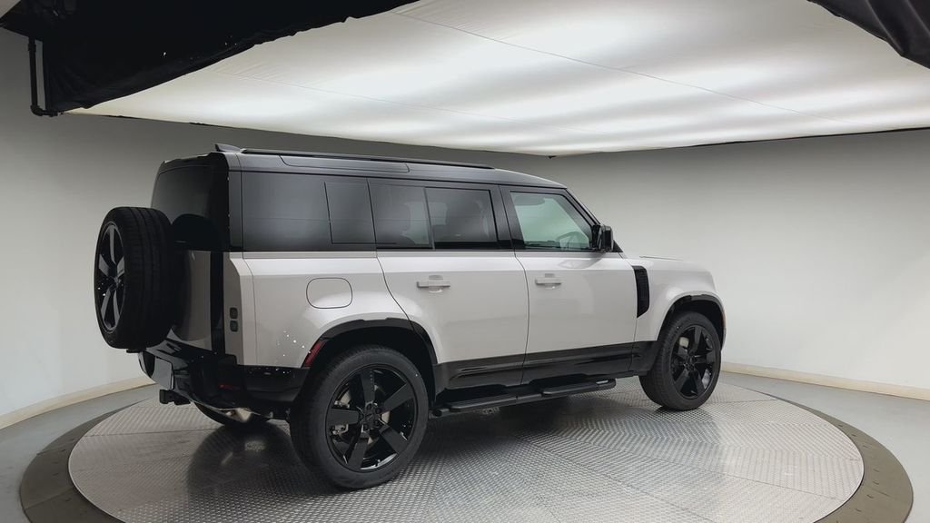 New 2026 Borasco Grey Land Rover X-Dynamic SE image 2