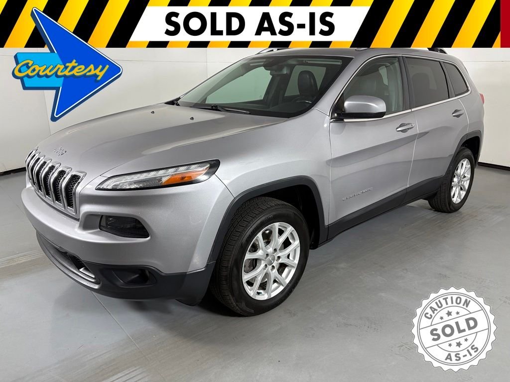 Used 2018 Silver Jeep Latitude Plus image 4