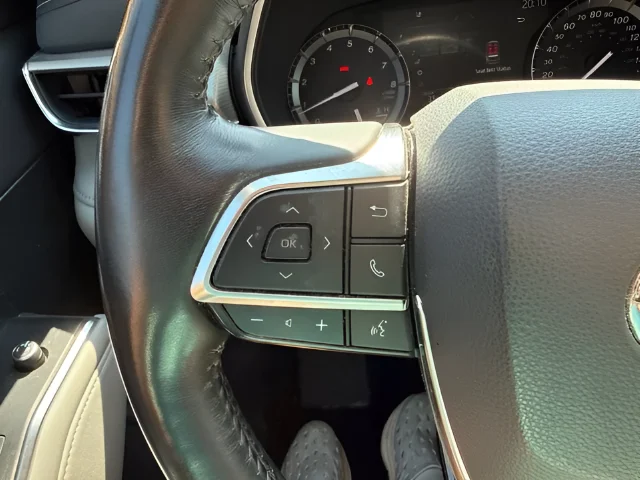 Used 2021 White Toyota Platinum image 22