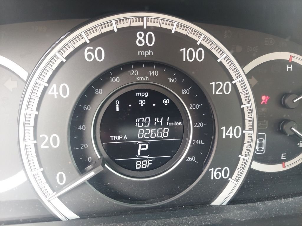 Used 2013 Crystal Black Pearl Honda LX image 12