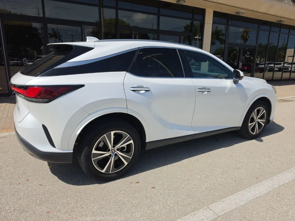 Used 2023 White Lexus 350 Premium image 5
