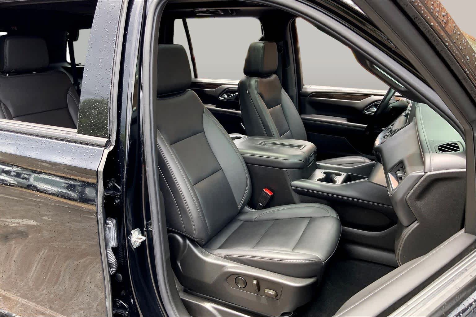 Used 2022 Black Chevrolet Z71 image 9