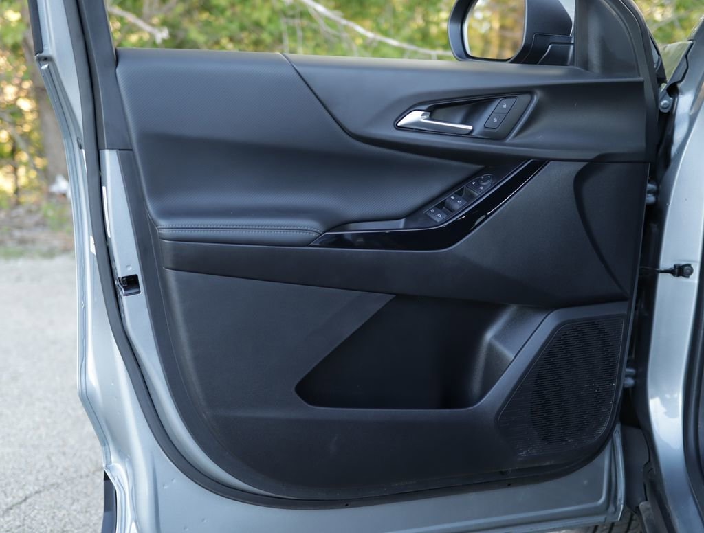 Used 2025 Sterling Gray Metallic Chevrolet LT image 24