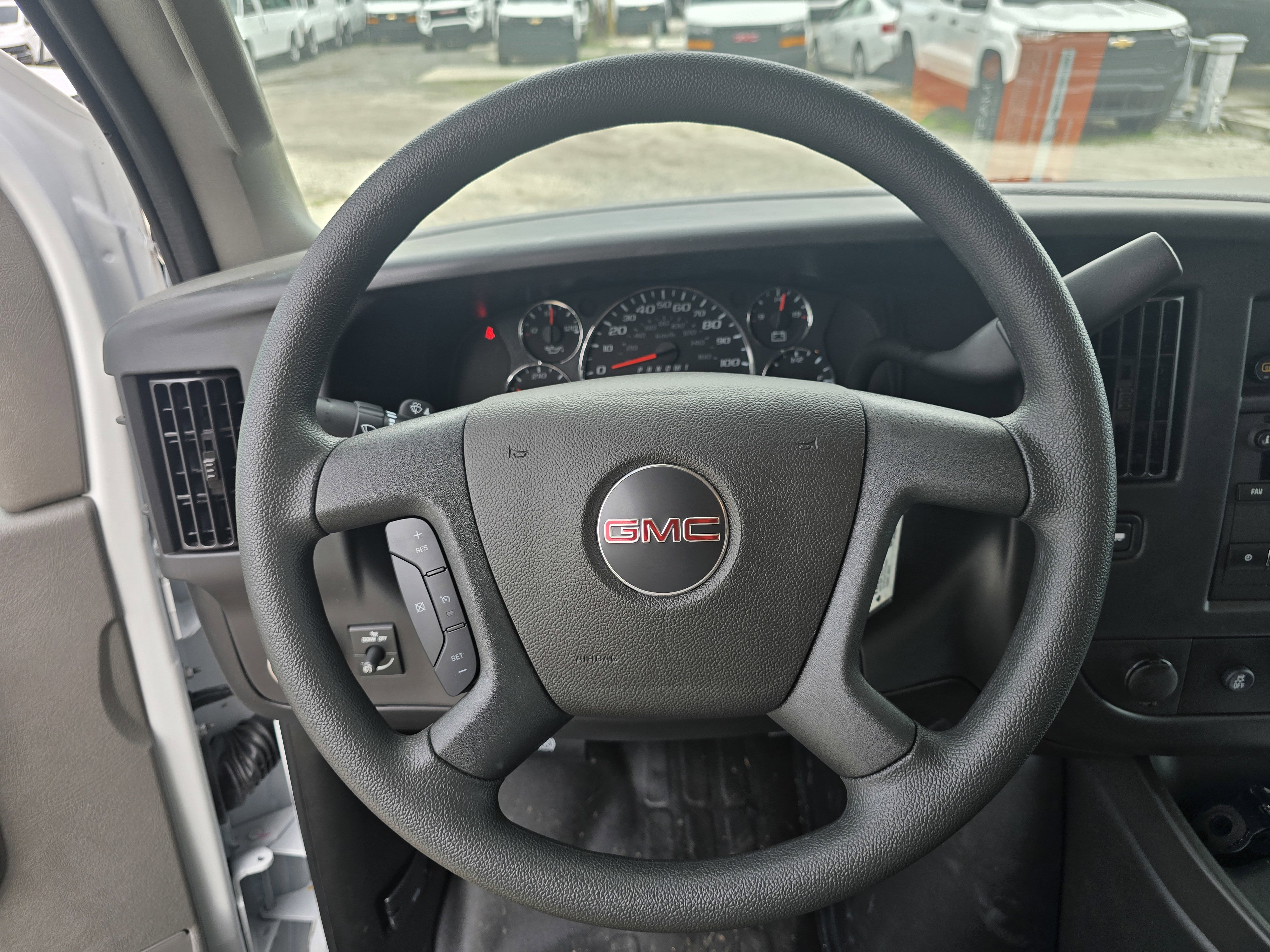 2025 GMC Savana Cargo Work Van - Photo 13