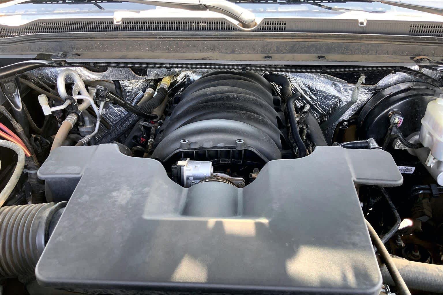 Used 2018 Tungsten Metallic Chevrolet LT image 32