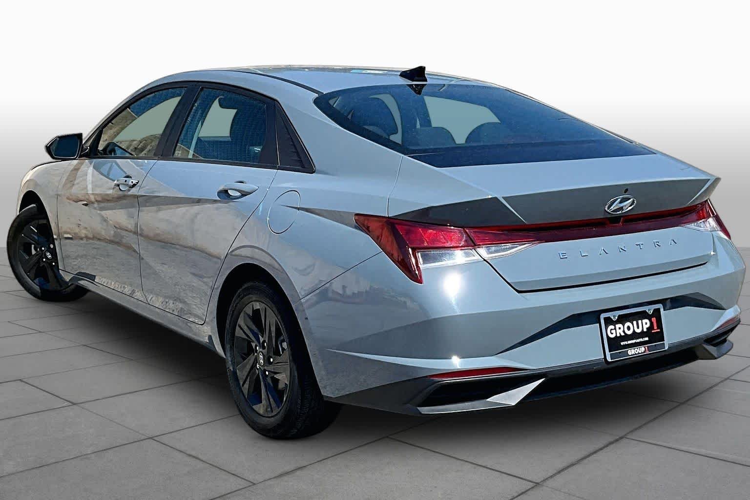 Used 2023 Electric Shadow Hyundai SEL image 12