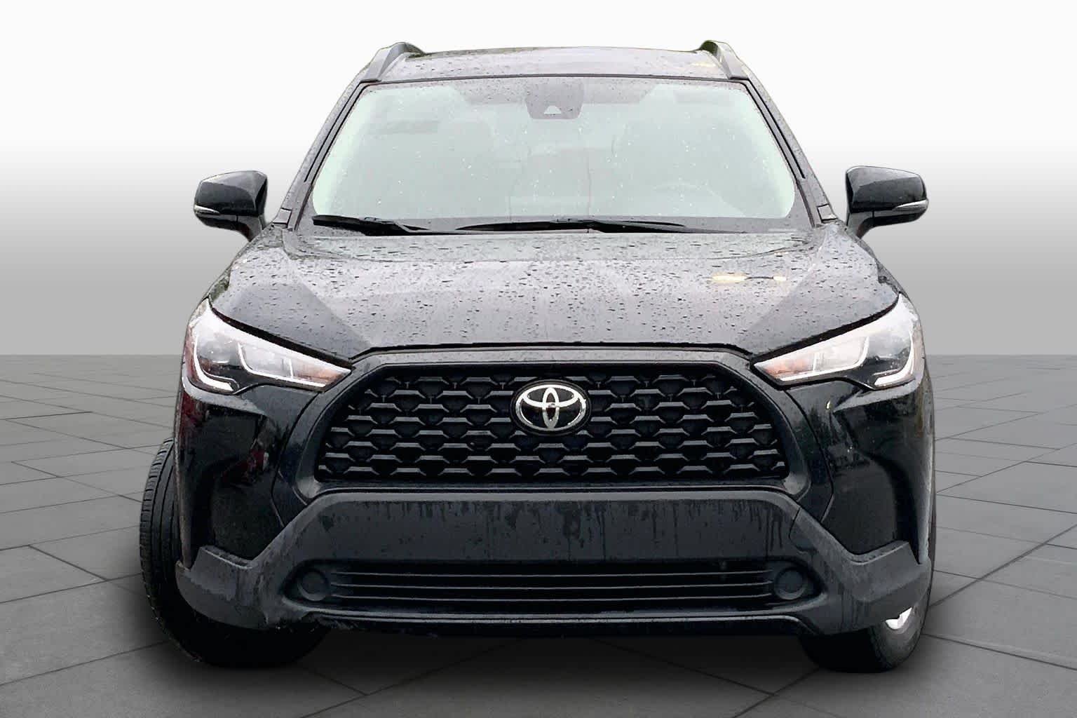 Used 2022 Jet Black Toyota LE image 4