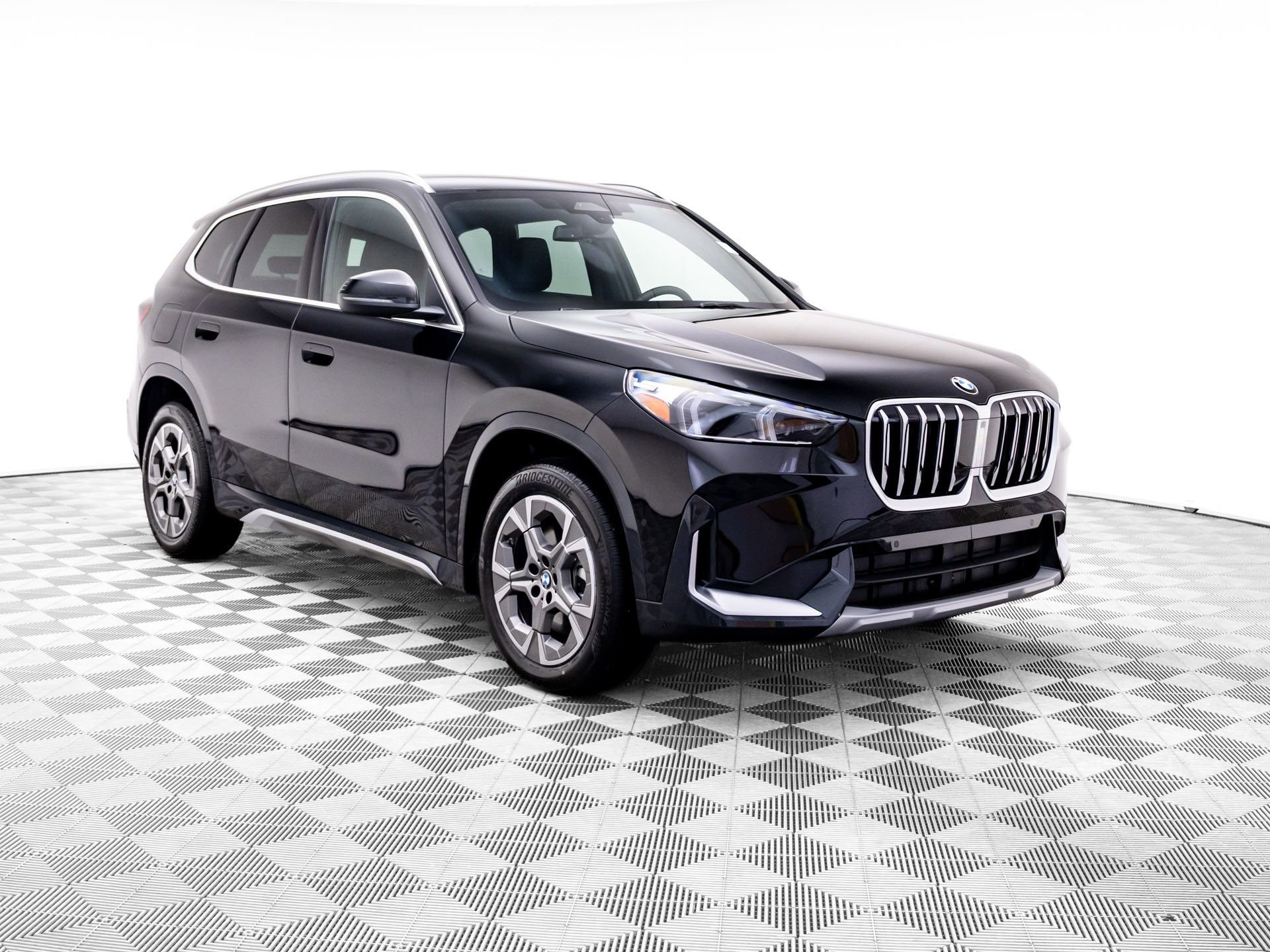 New 2027 Jet Black BMW xDrive28i image 8