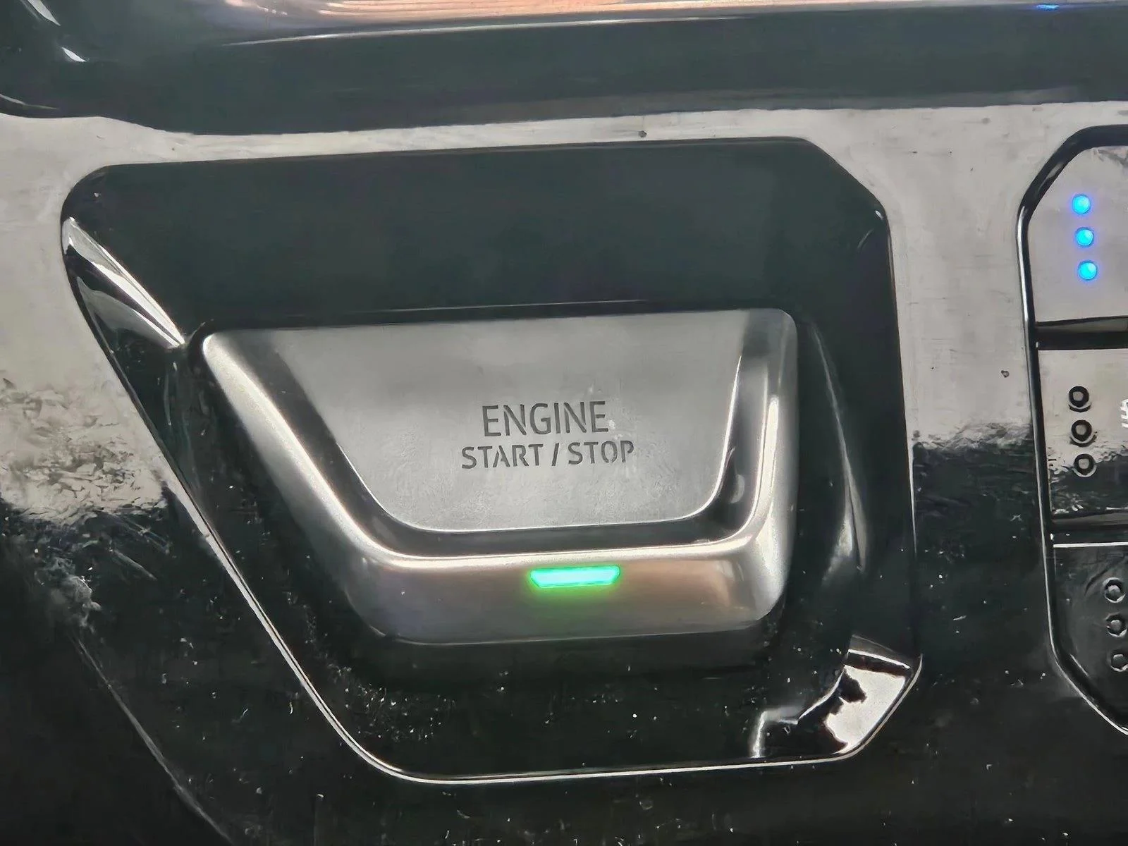 Used 2024 Sterling Metallic GMC Denali image 14