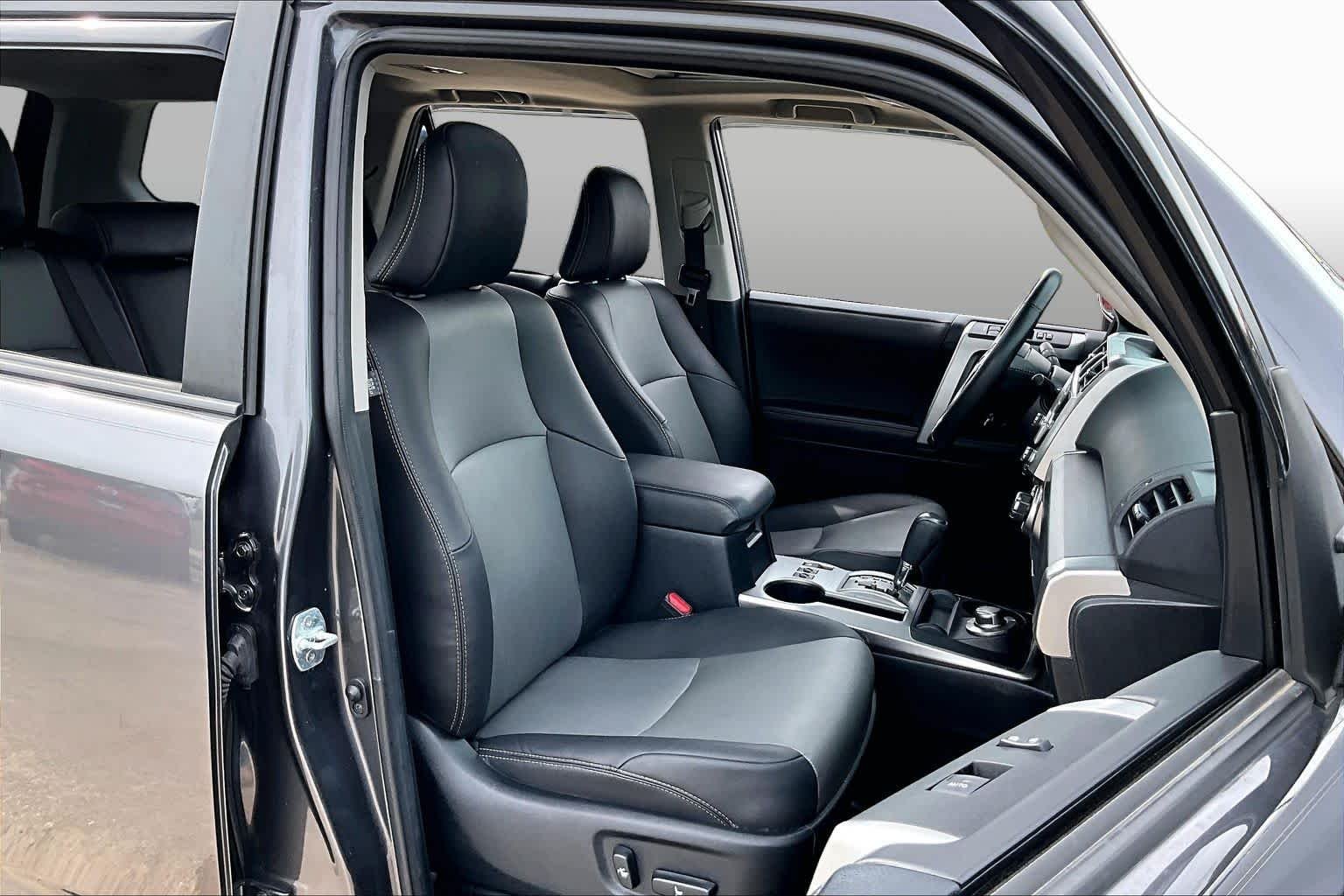 Used 2023 Magnetic Gray Metallic Toyota SR5 Premium image 9