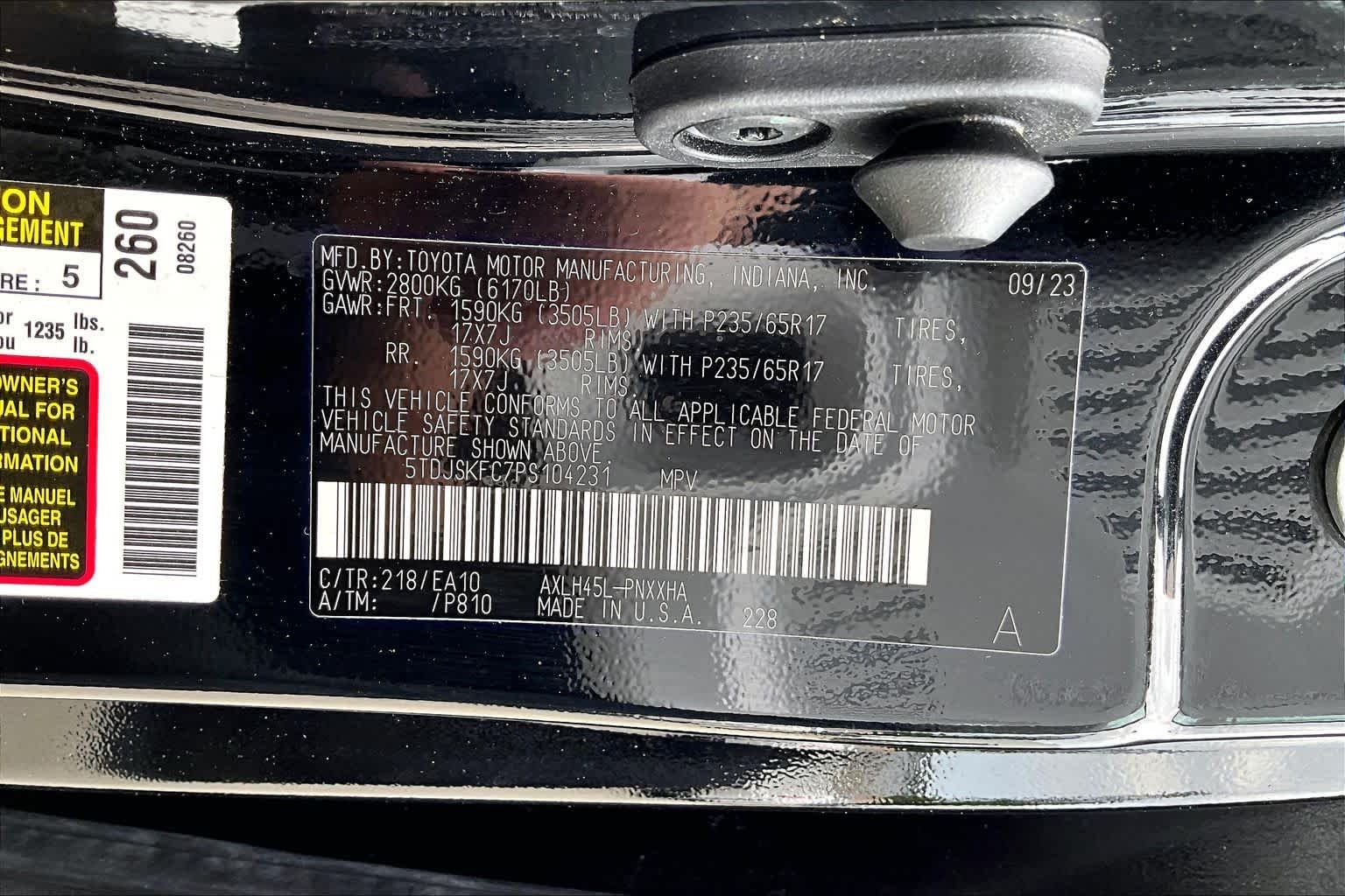 Used 2023 Midnight Black Metallic Toyota XLE image 31