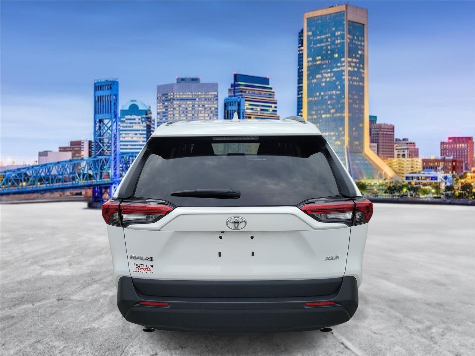 Used 2025 Ice Cap Toyota XLE image 10