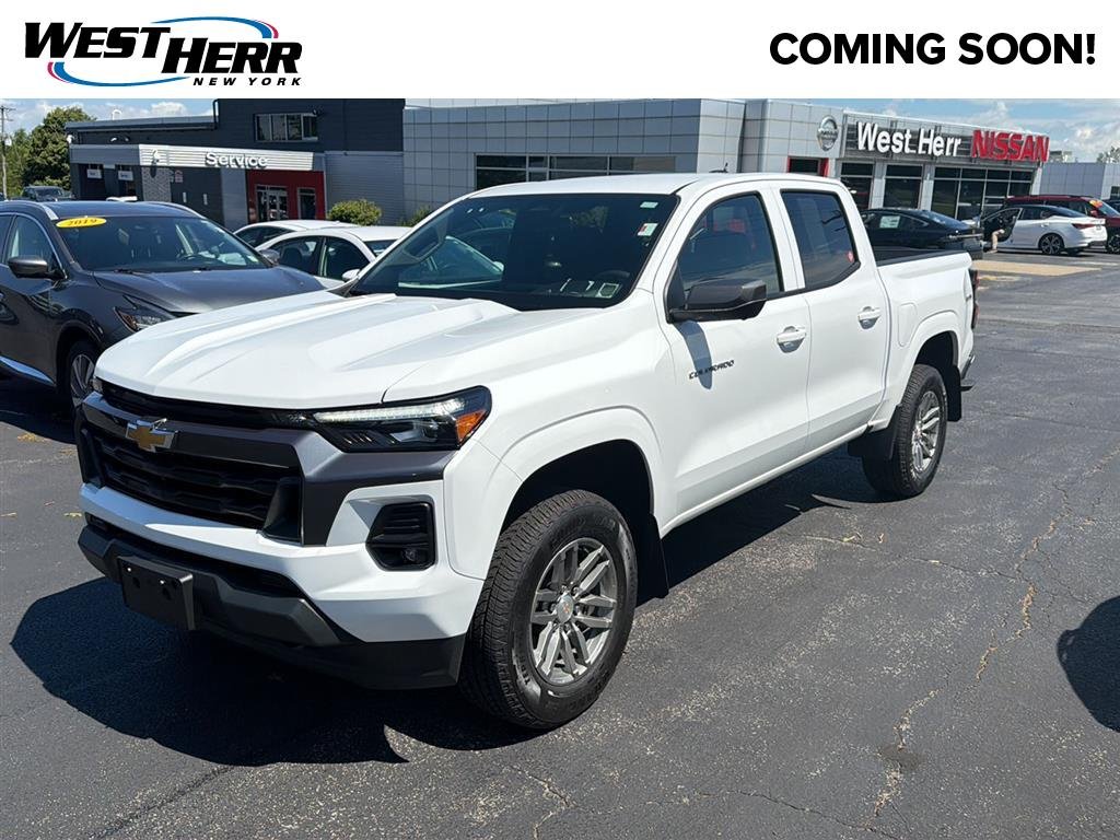 Used 2025 Wh Chevrolet  image 1