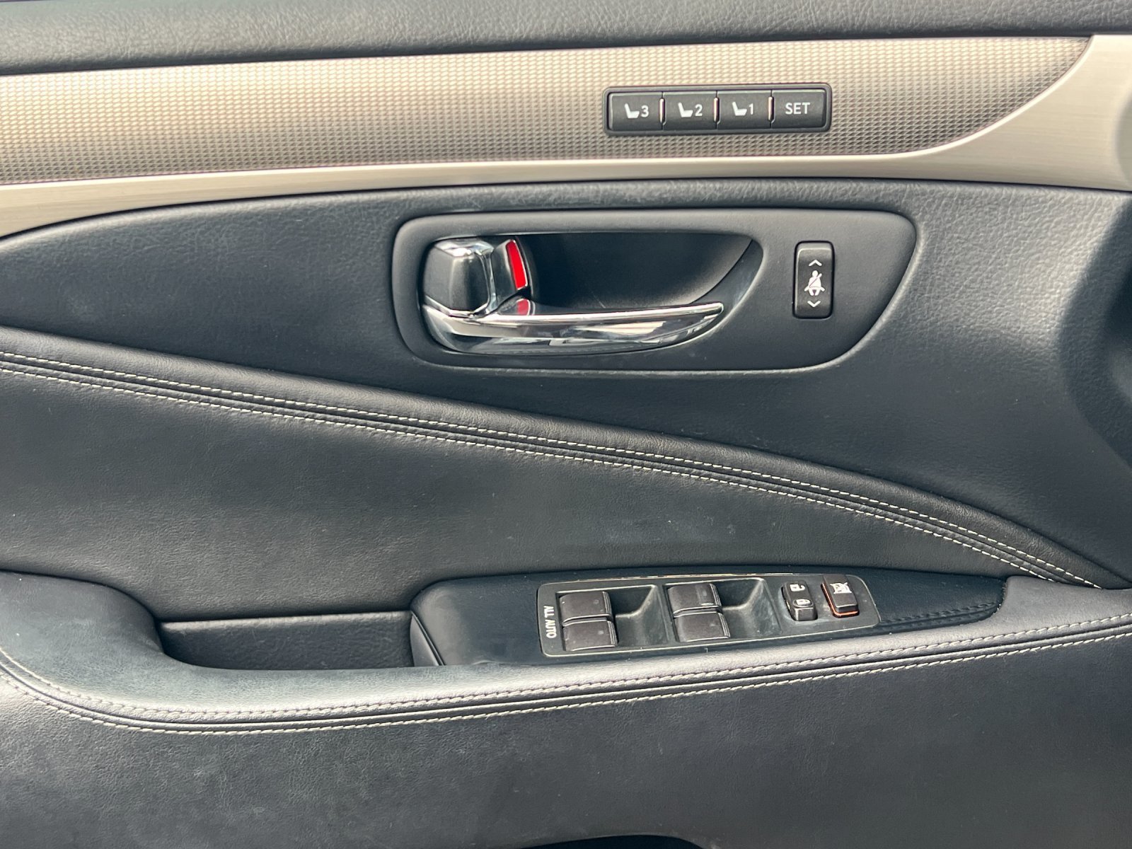 Used 2017 Gray Lexus LS 460 image 11