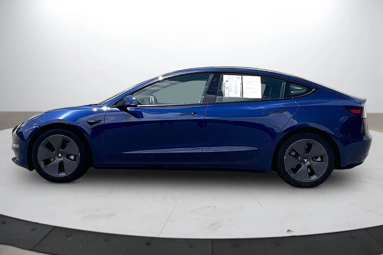 Used 2021  Tesla Standard Range Plus image 5