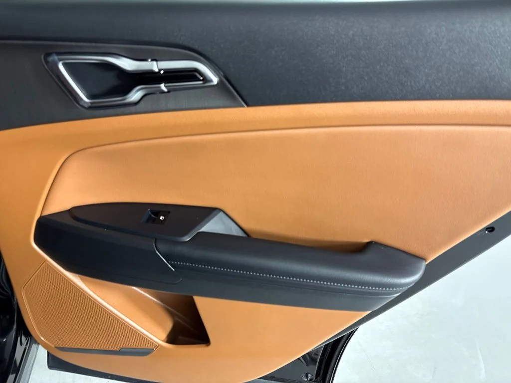 New 2027 Black Kia X-Line image 18