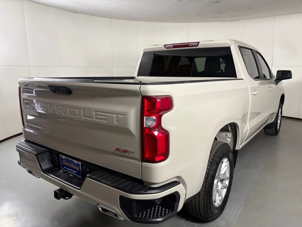 New 2026 White Sands Chevrolet RST image 10
